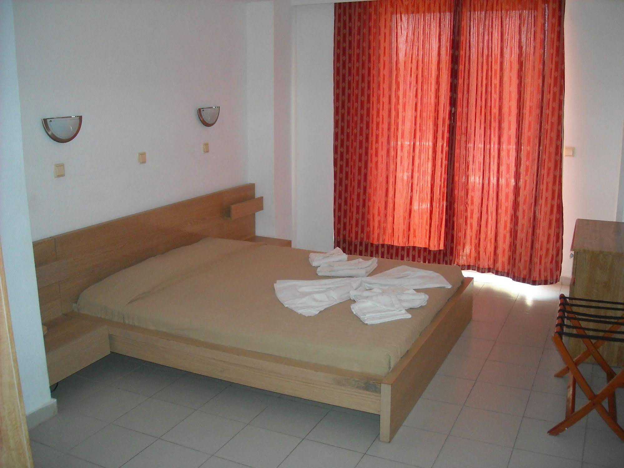 Thalia Hotel 2*